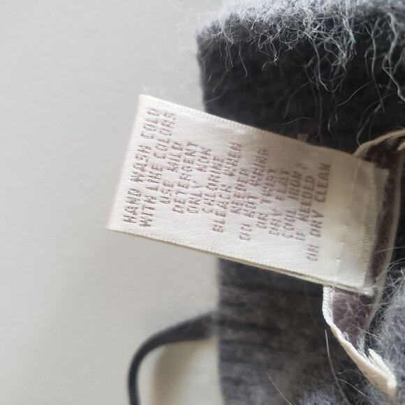 Sarah‎ Spencer Womens V Neck Gray Pullover Sweater Size S Angora Wool Blend - Picture 5 of 7